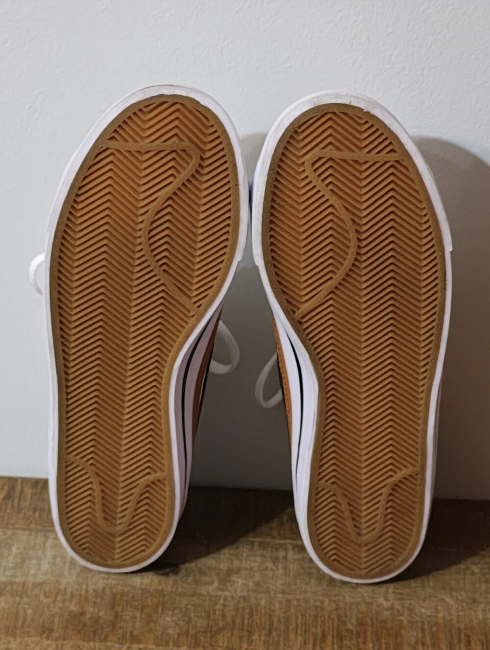 Nike Court Legacy (GS) 'White Desert Ochre' Kid's Size 7Y / Women's Size 8.5 - Picture 9 of 9